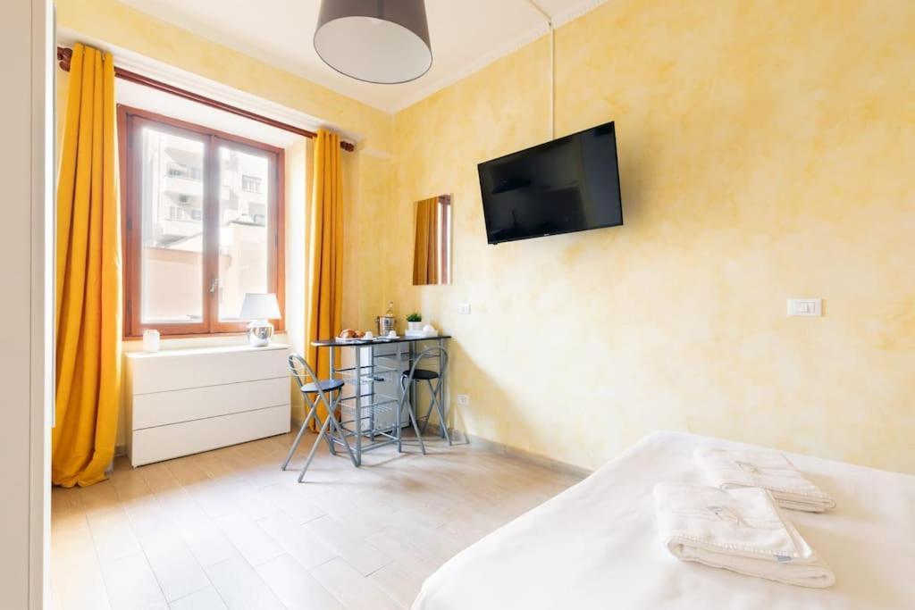 Private Suite In A Guest House With Private Bathroom N3 Ρώμη Εξωτερικό φωτογραφία