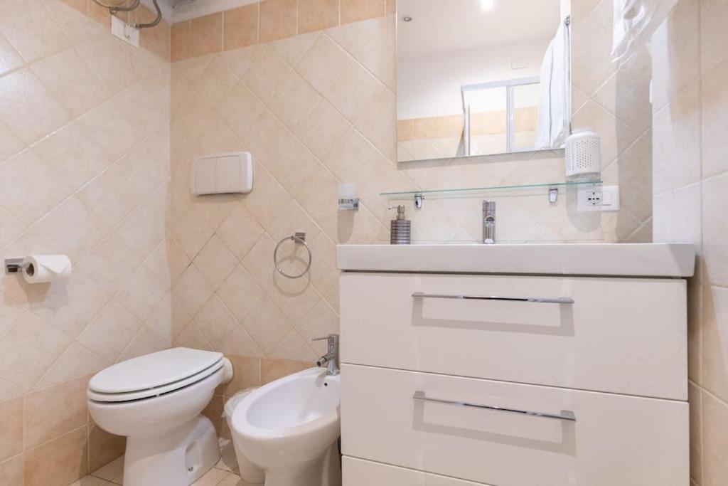 Private Suite In A Guest House With Private Bathroom N3 Ρώμη Εξωτερικό φωτογραφία