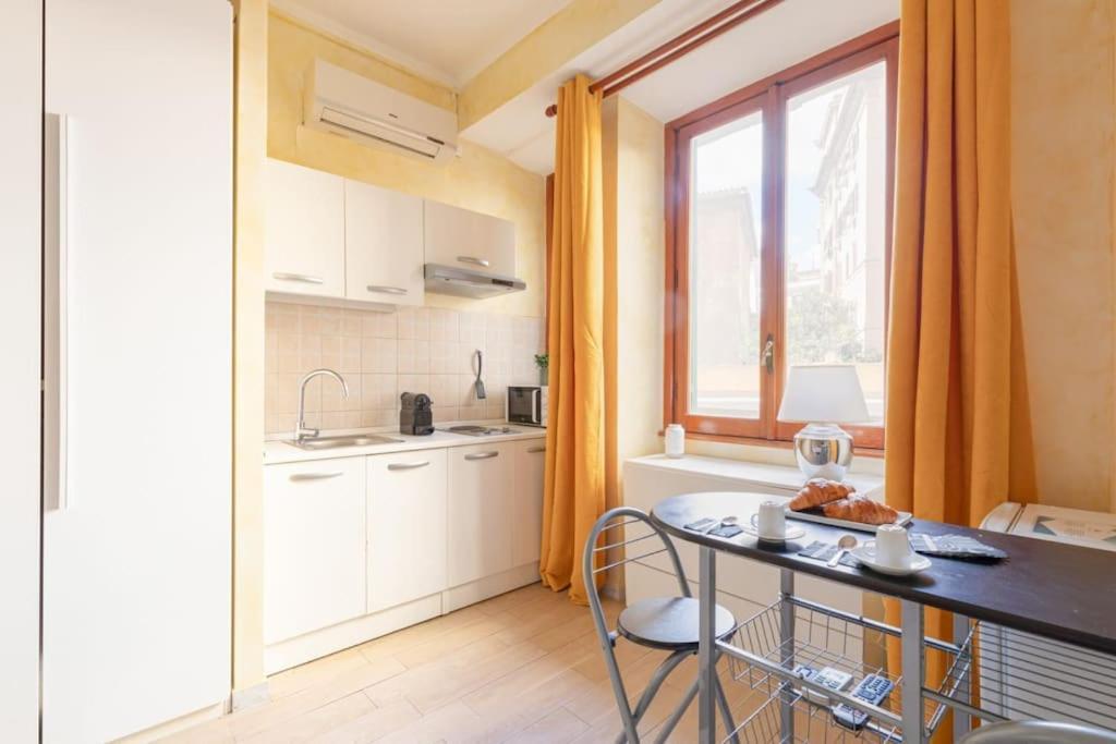 Private Suite In A Guest House With Private Bathroom N3 Ρώμη Εξωτερικό φωτογραφία